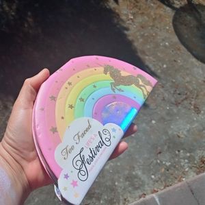 Too faced Life a festival eyeshadow palette UNICORN shimmer shadow